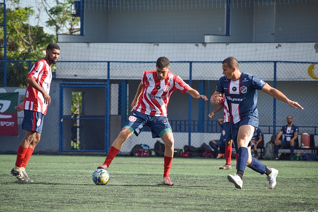 紧密结合在 紧密结合在